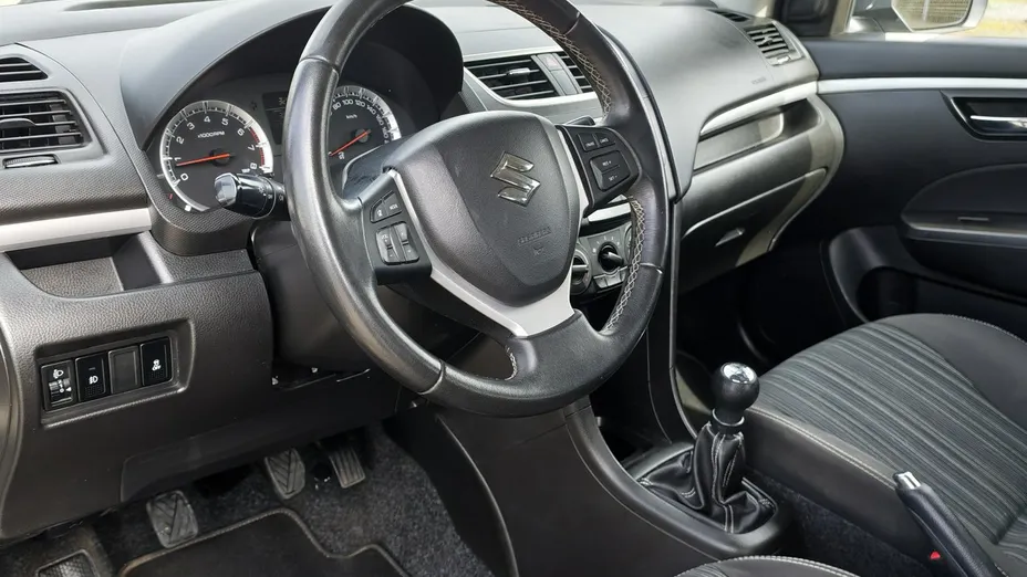 SUZUKI Swift -