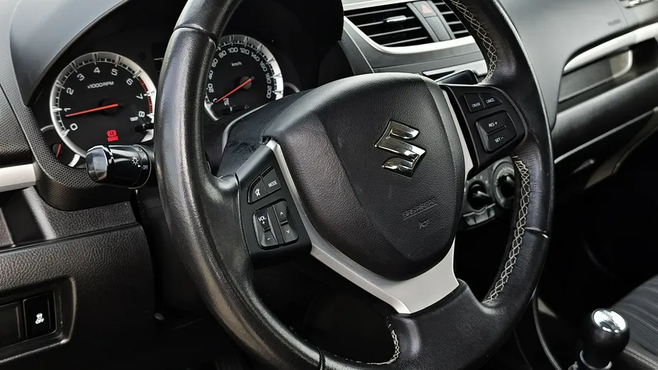 SUZUKI Swift -