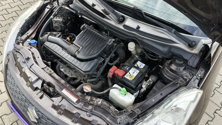 SUZUKI Swift -