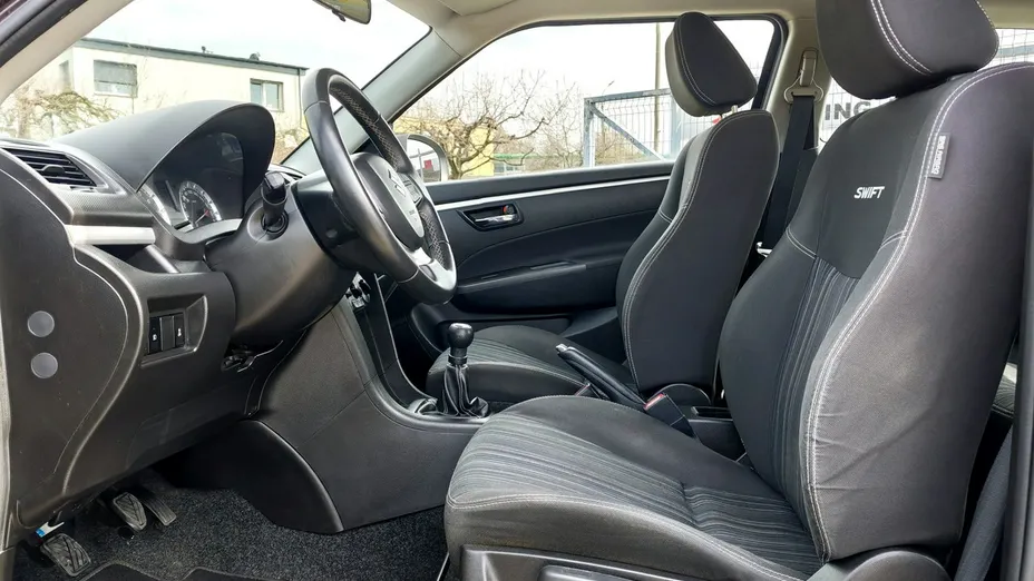 SUZUKI Swift -