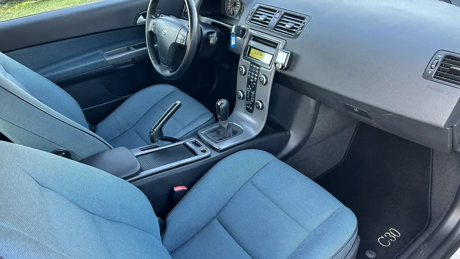 VOLVO C30 -