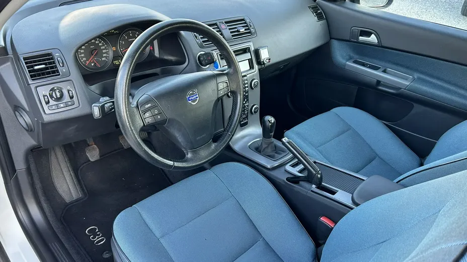 VOLVO C30 -