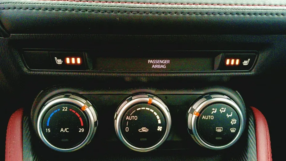 MAZDA CX-3 -
