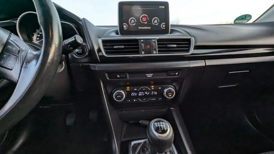 MAZDA 3 -
