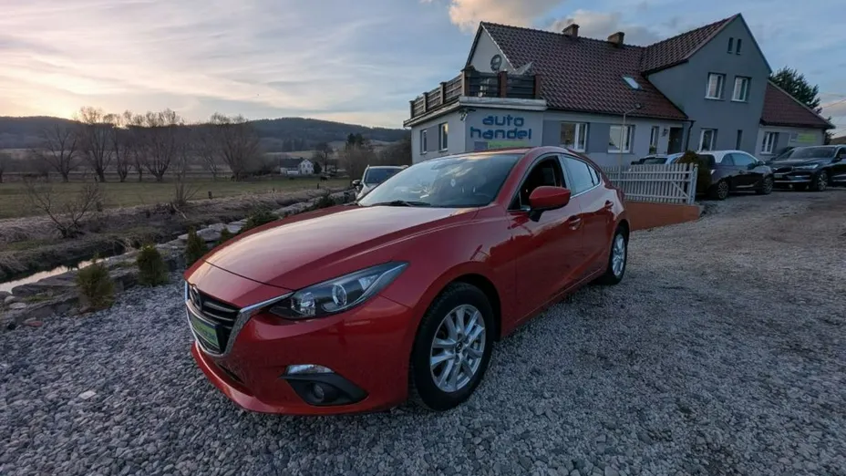 MAZDA 3 -