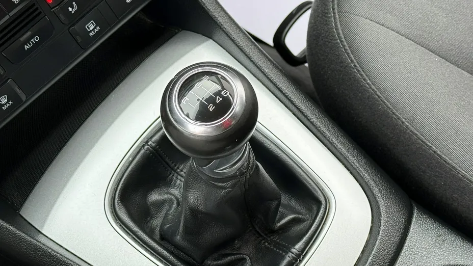 AUDI Q3 -