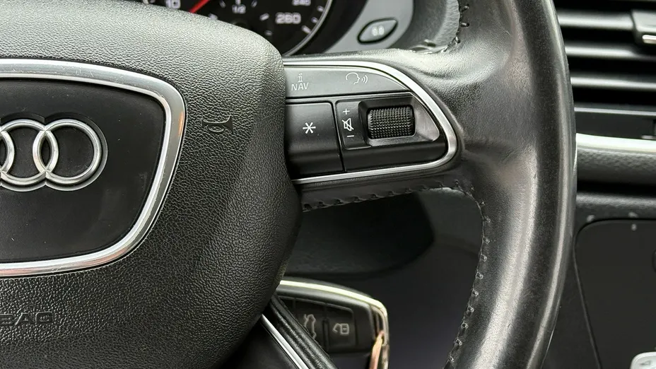 AUDI Q3 -