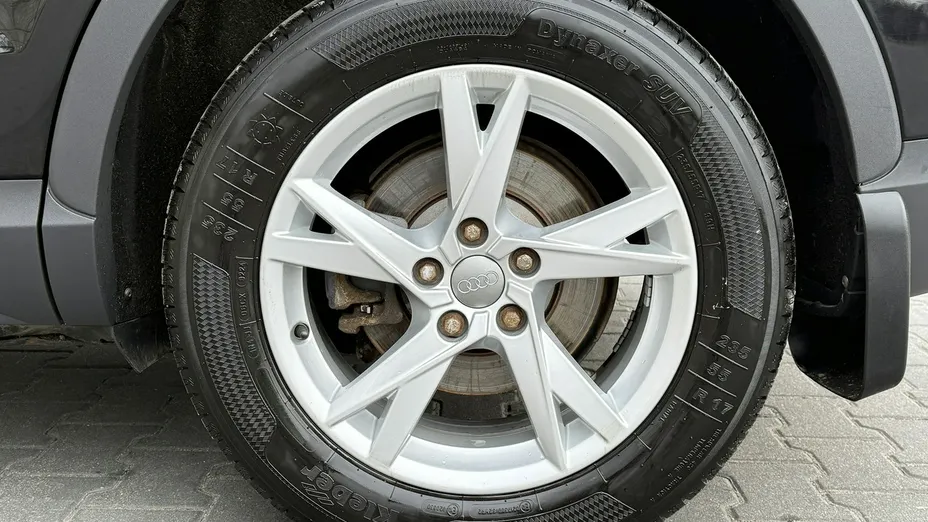 AUDI Q3 -