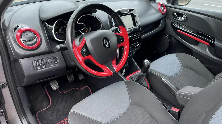 RENAULT Clio -