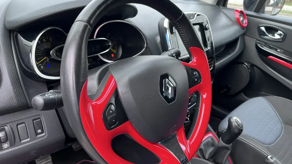 RENAULT Clio -