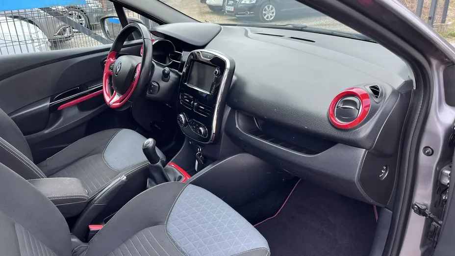 RENAULT Clio -