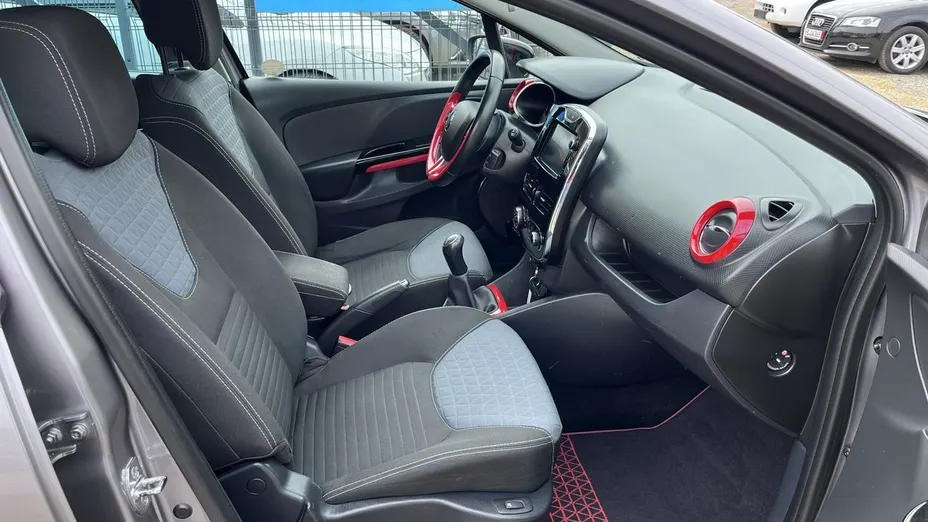 RENAULT Clio -