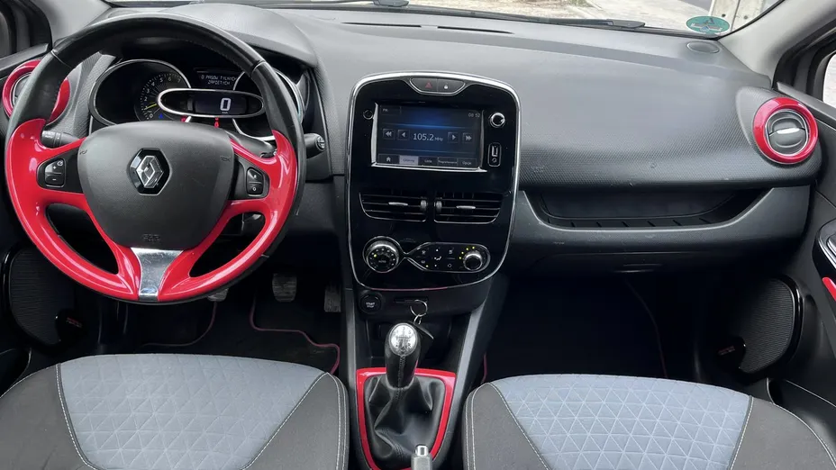 RENAULT Clio -