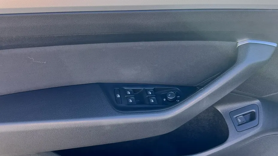 VOLKSWAGEN Passat -