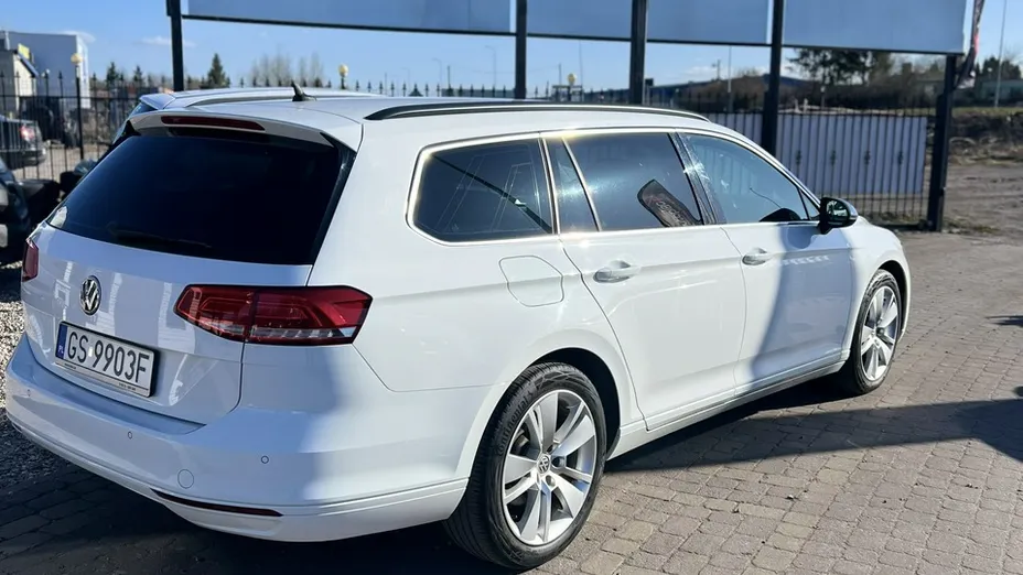 VOLKSWAGEN Passat -