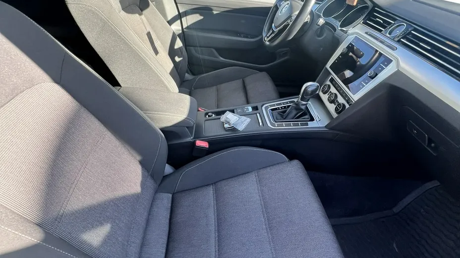 VOLKSWAGEN Passat -