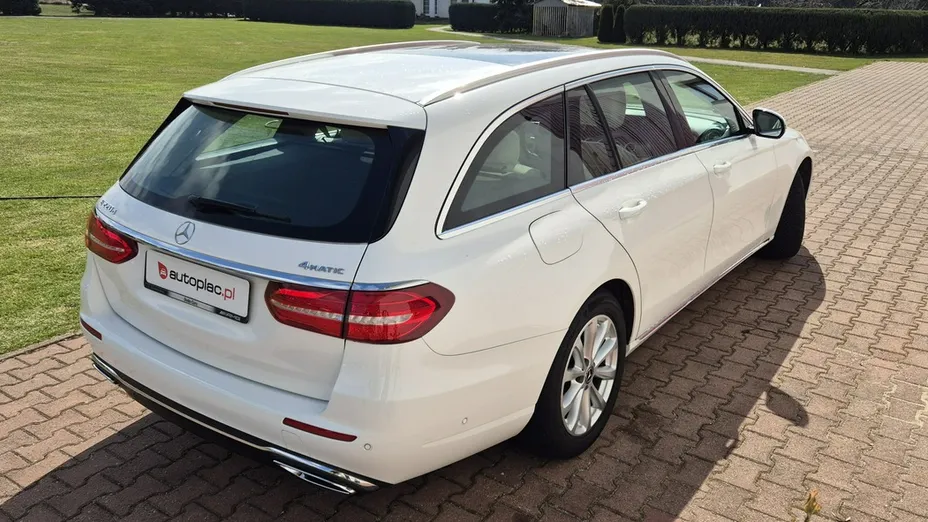 MERCEDES-BENZ E Klasa -