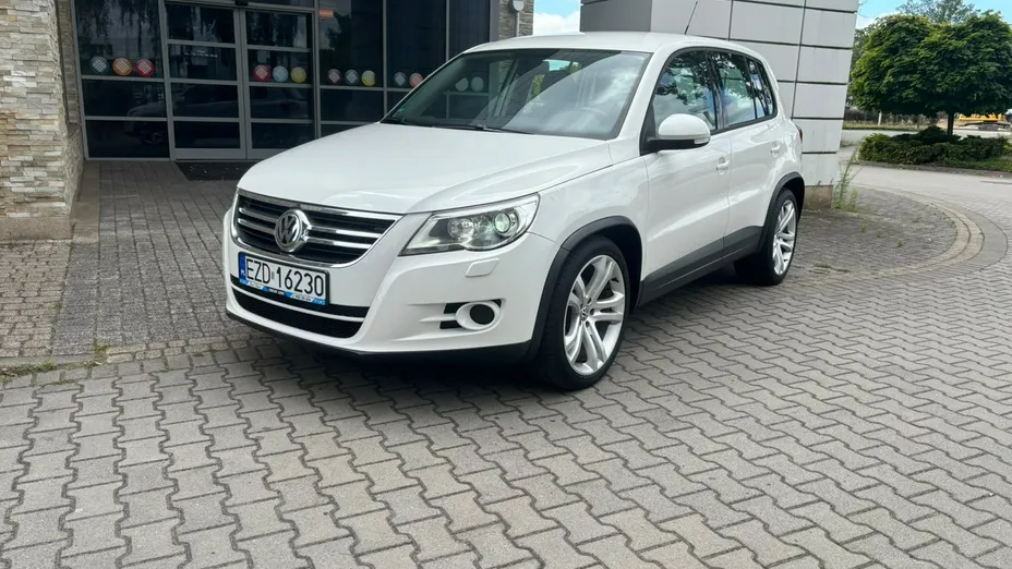 VOLKSWAGEN Tiguan -