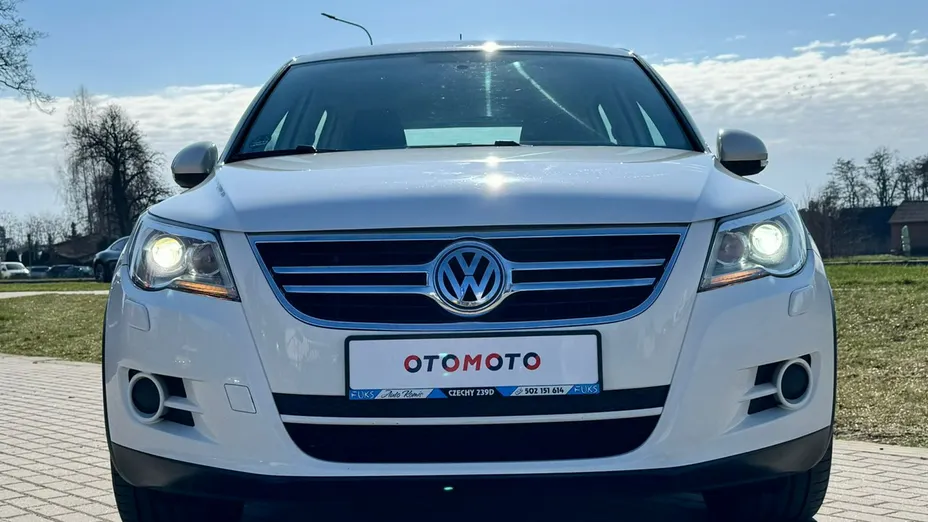 VOLKSWAGEN Tiguan -