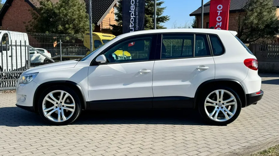 VOLKSWAGEN Tiguan -