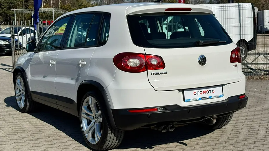 VOLKSWAGEN Tiguan -