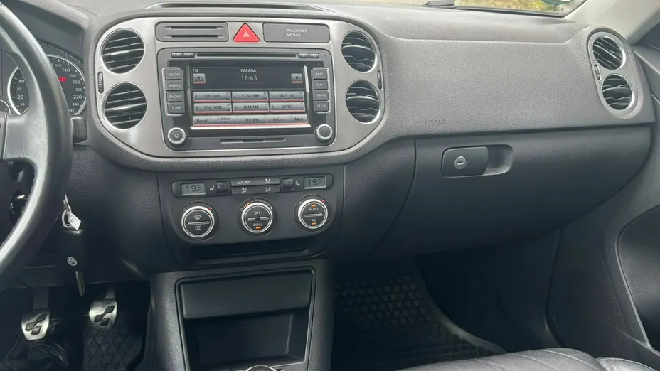 VOLKSWAGEN Tiguan -