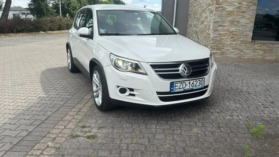 VOLKSWAGEN Tiguan -
