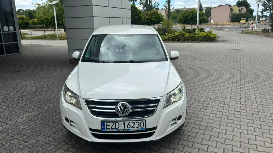 VOLKSWAGEN Tiguan -