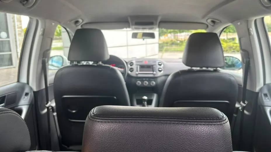VOLKSWAGEN Tiguan -
