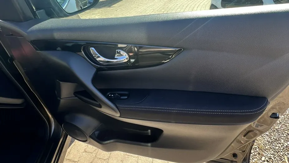 NISSAN Qashqai -