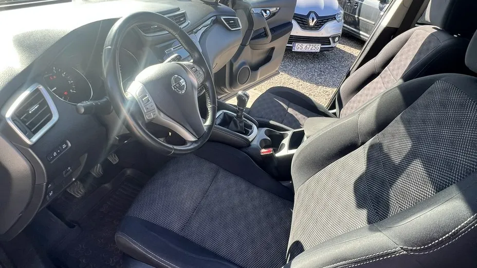 NISSAN Qashqai -