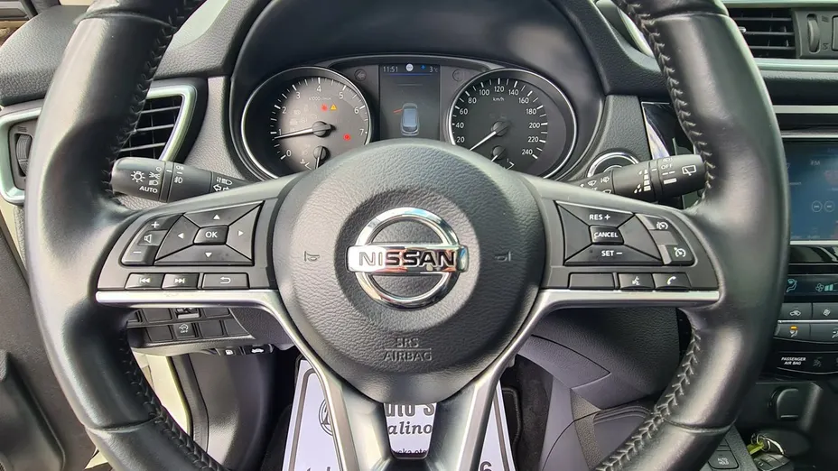 NISSAN Qashqai -