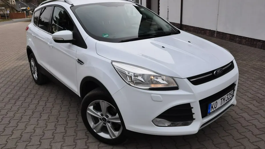 FORD Kuga -
