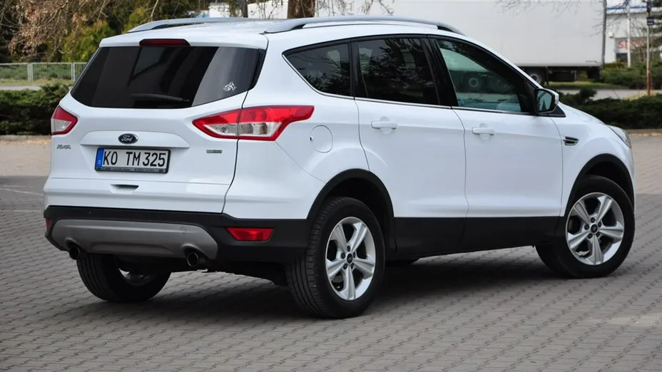 FORD Kuga -