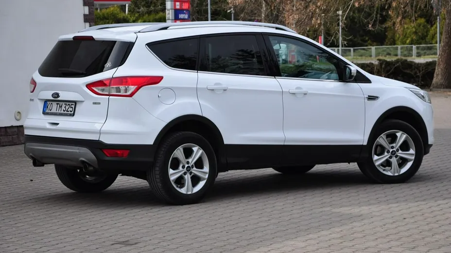 FORD Kuga -