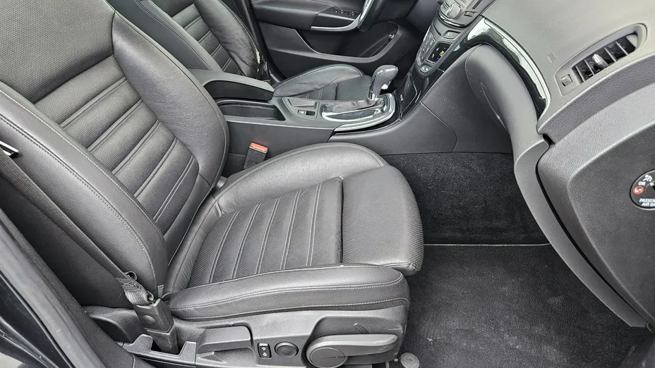 OPEL Insignia -