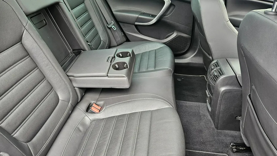 OPEL Insignia -