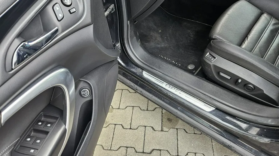 OPEL Insignia -