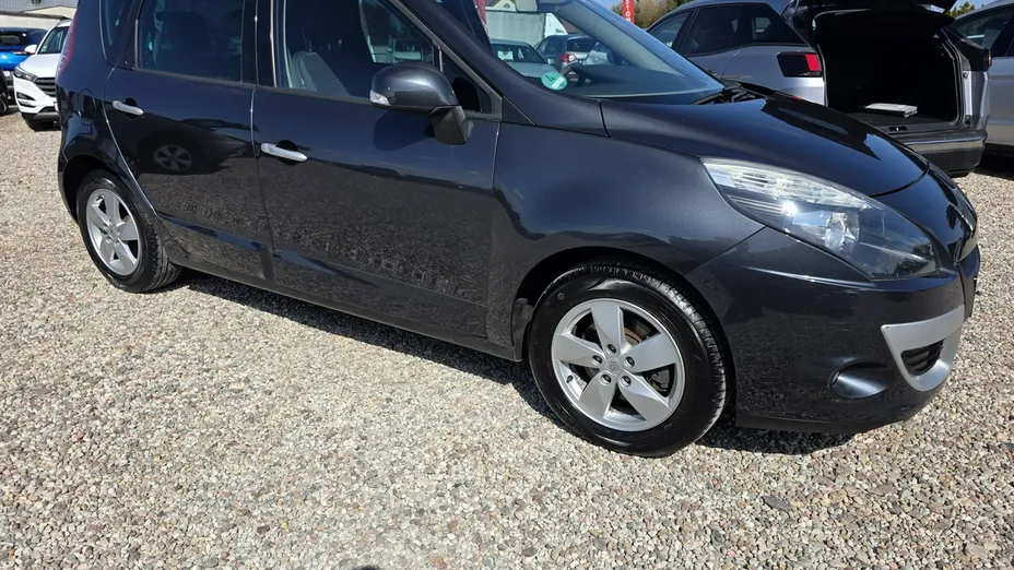 RENAULT Scenic -