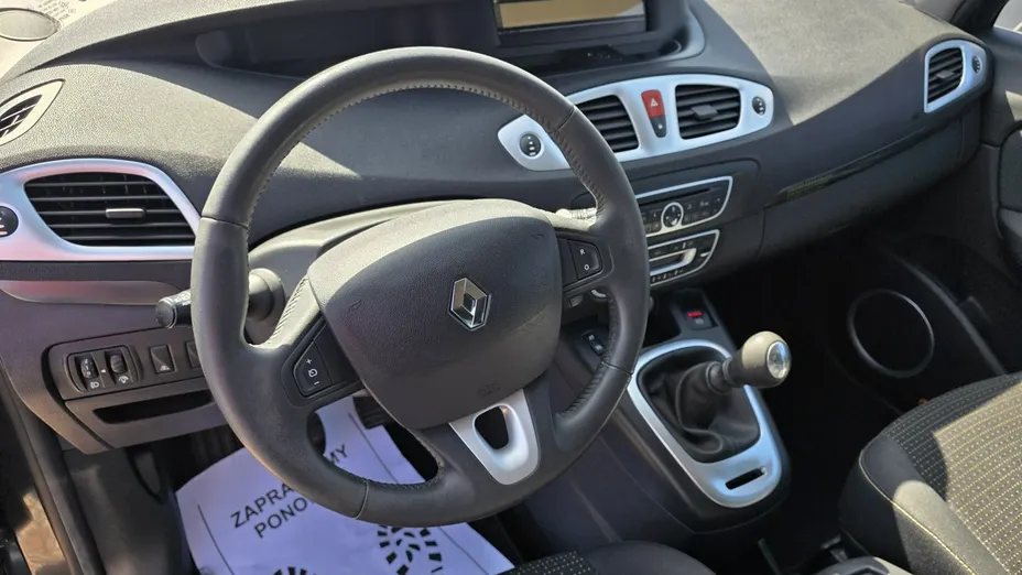 RENAULT Scenic -