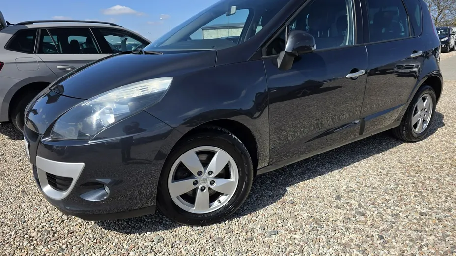RENAULT Scenic -