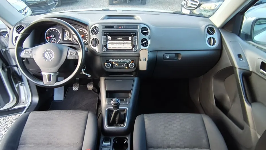 VOLKSWAGEN Tiguan -