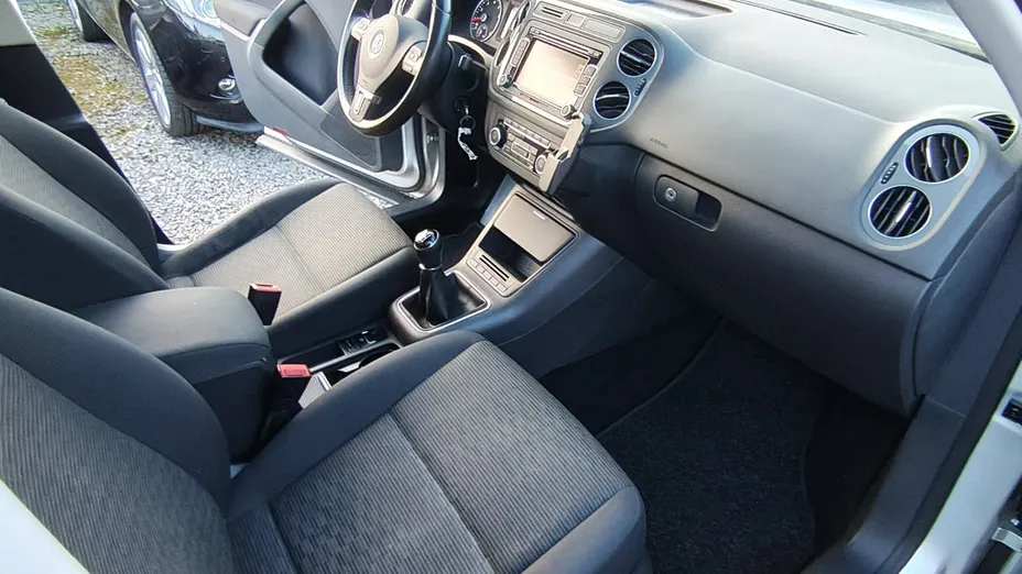 VOLKSWAGEN Tiguan -
