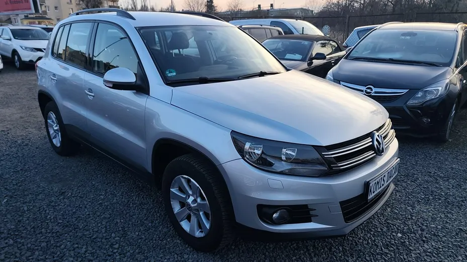 VOLKSWAGEN Tiguan -