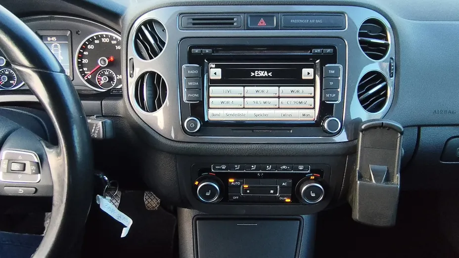 VOLKSWAGEN Tiguan -