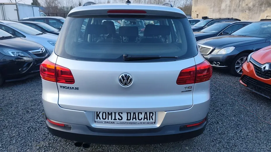 VOLKSWAGEN Tiguan -
