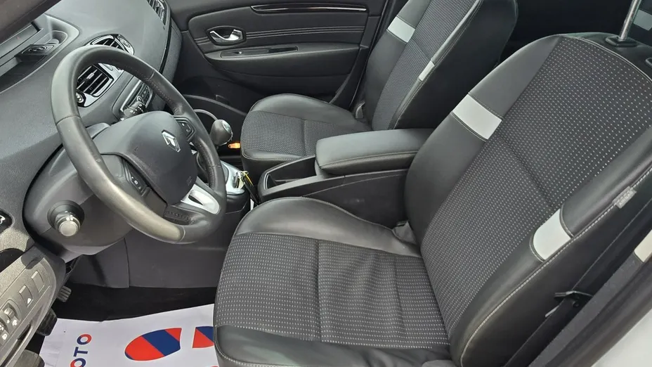 RENAULT Scenic -