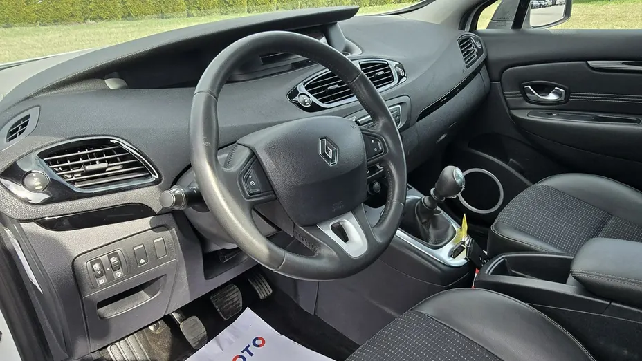 RENAULT Scenic -