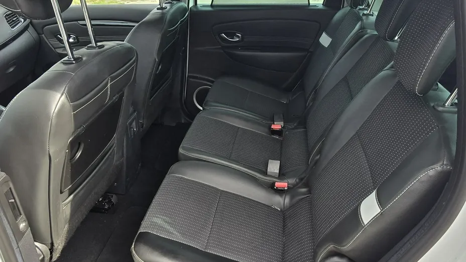 RENAULT Scenic -