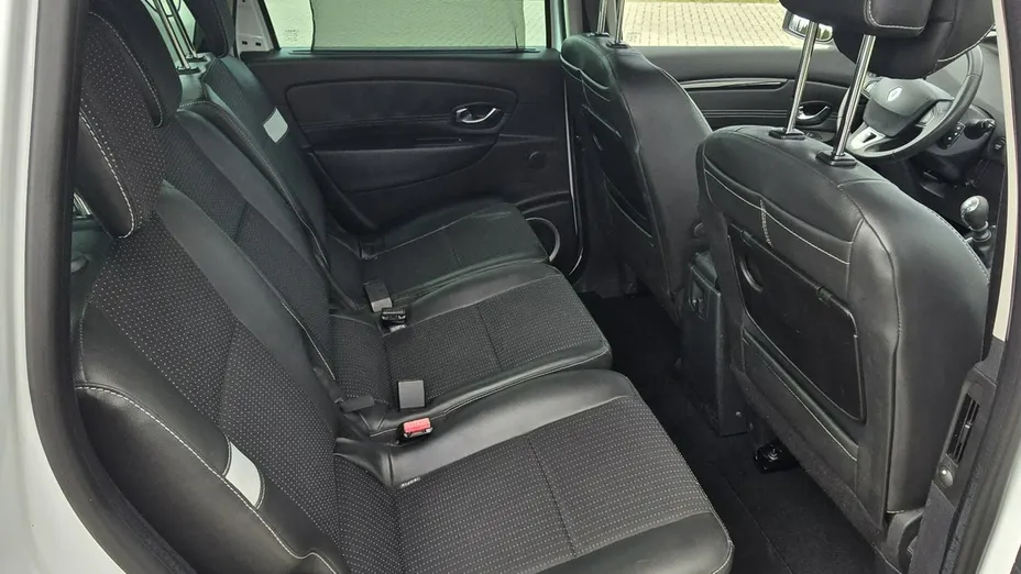 RENAULT Scenic -